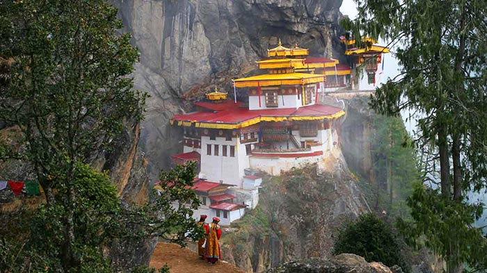 مملكة بوتان .. أرضٌ الحزنُ فيها ممنوع ؟