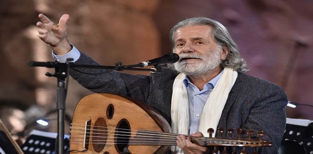 مارسيل خليفة يتعرض لموجة انتقادات بعد رفضه غناء النشيد الوطني اللبناني في مهرجان بعلبك