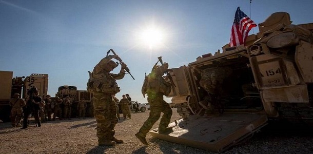 مقتل متعاقد مدني امريكي وإصابة جنود امريكيين بهجوم على قاعدة في العراق
