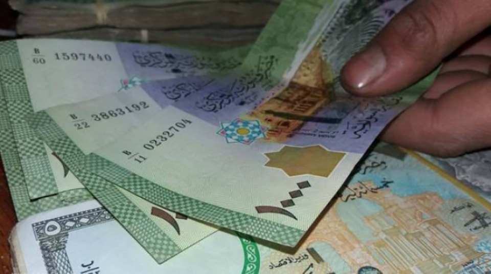 الدولار يساوي اكثر من الف ليرة.. ما هي احتمالات تغيير اتجاه تطور سعر الصرف في سوريا؟