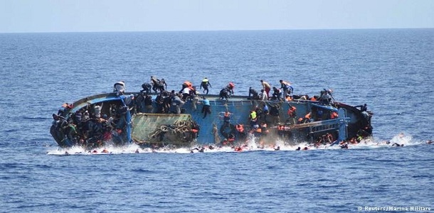 خلال رحلة لجوء لأوروبا.. وفاة 6 سوريين بانقلاب قارب قبالة سواحل ليبيا 