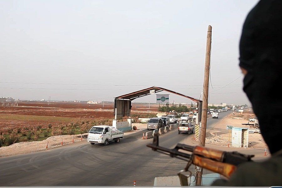 "هيئة تحرير الشام " تتجهز لفتح معبر "تجاري" مع مناطق النظام السوري
 