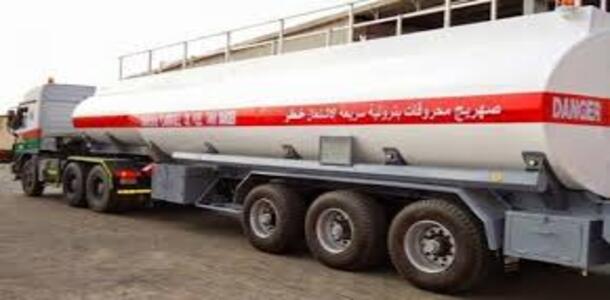 الحكومة العراقية تعلن عن ارسال 28 صهريج وقود الى سورية