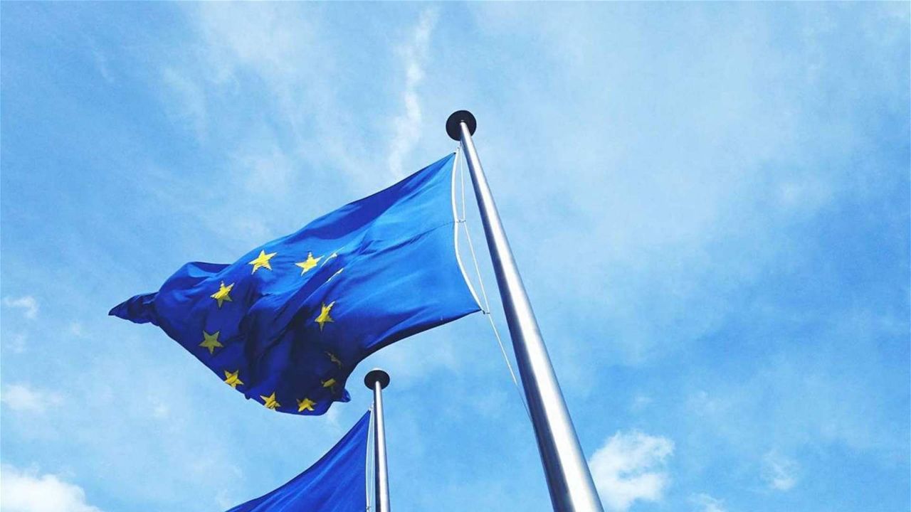 الاتحاد الأوروبي يؤكد استمراره بدعم الشعب السوري أينما كان