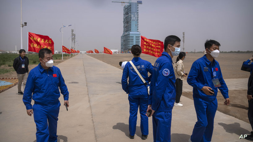 الصين تعتزم إرسال أشخاص إلى القمر في عام 2030