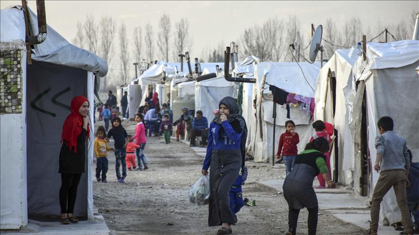 لبنان يفكك مخيماَ للاجين السوريين ويطرد نحو 1500 لاجئ في بلدة الكورة 