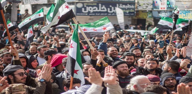 تواصل المظاهرات المطالبة بإسقاط "هيئة تحرير الشام" ومتزعمها الجولاني في حلب وادلب
