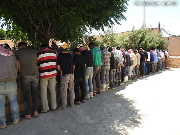  لبنان يعلن منعه تسلل 2200 سوري الى أراضيه