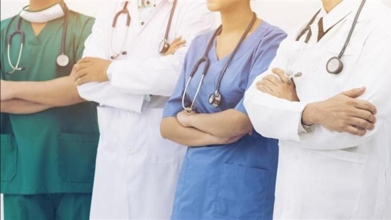 نقابة الاطباء بمصر: تعليق منح تراخيص مزاولة المهنة للأطباء السوريين 
