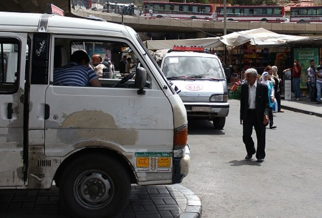 بعد أنباء عن دراسة لرفع تعرفة وسائل النقل الجماعي بدمشق.. المحافظة ترفض