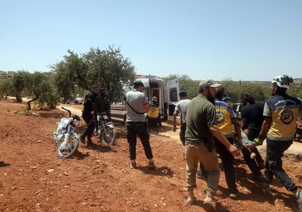 سقوط ضحايا بانفجار مبنى سكني ادلب