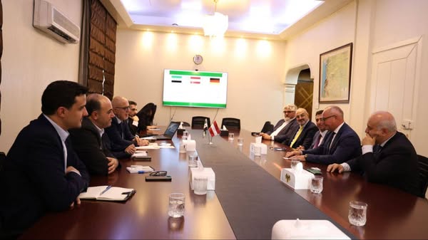 وزارة النقل تجتمع بوفد أوروبي لبحث مشاريع استثمارية في قطاع النقل