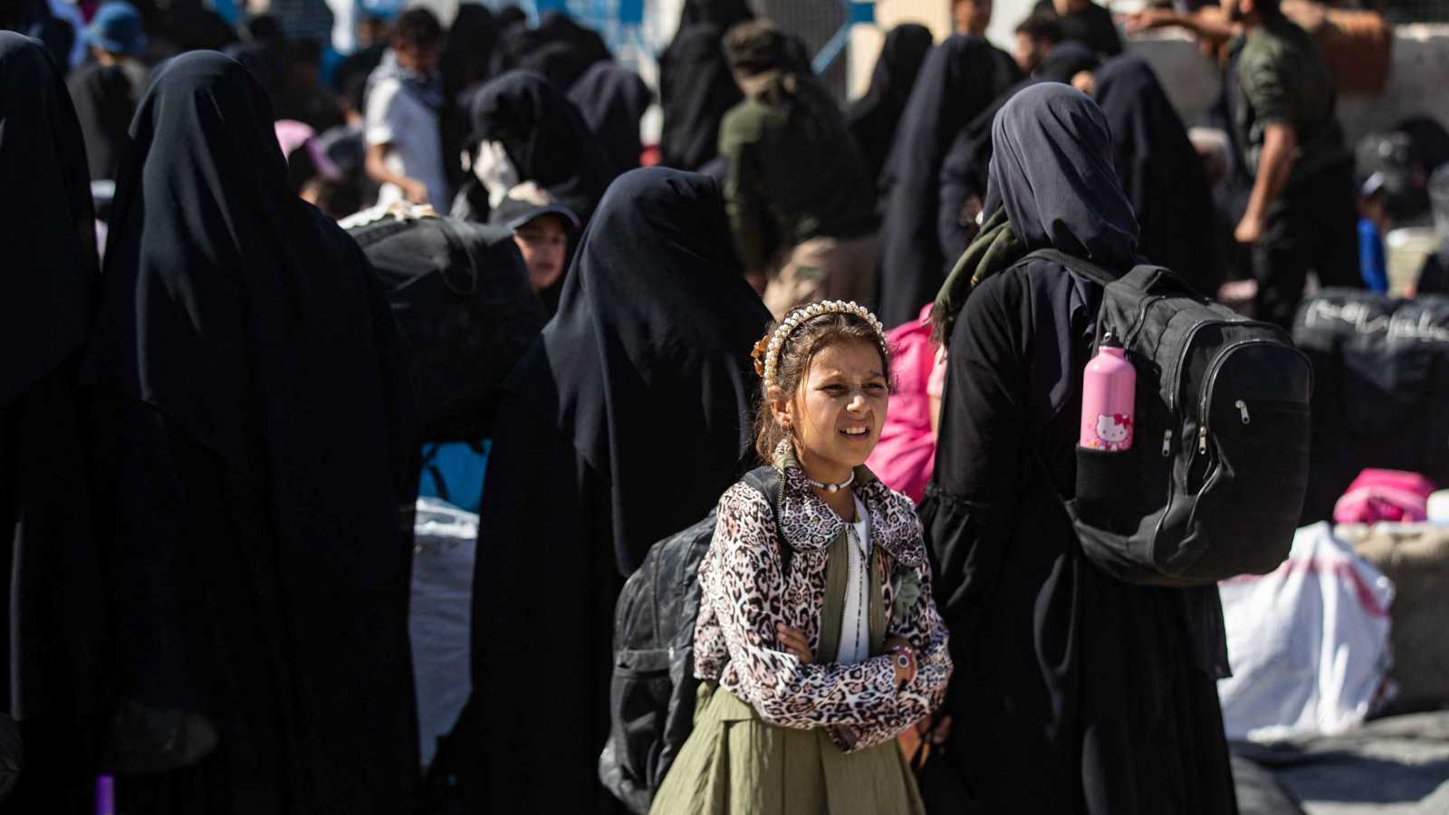 240 عائلة عراقية تغادر مخيم الهول الى بلادها 