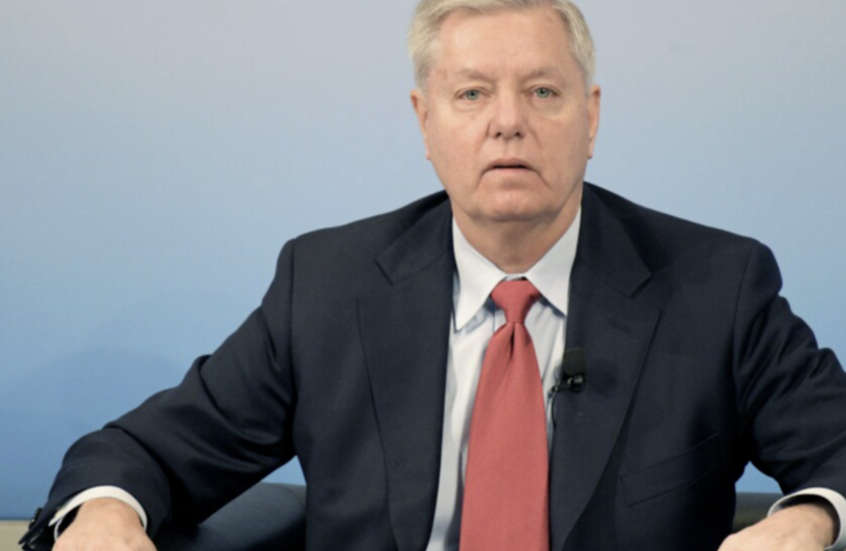 سيناتو أمريكي يهدد دمشق باحياء عقوبات قيصر اذا شنت عمل عسكري ضد الاكراد