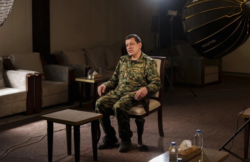 في خضم معارك الرقة... قائد "قسد" يتوجه لدمشق للقاء الشرع  