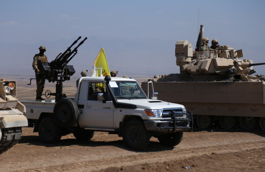 اتهامات متبادلة بين دمشق و"قسد" بارتكاب مجزرة بحق سجناء بسجن الطبقة 