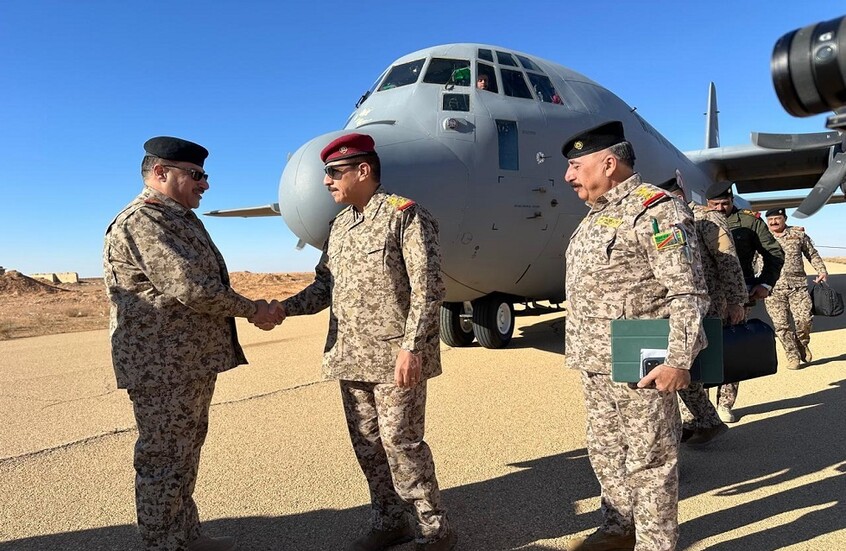  وفد عسكري عراقي يصل الشريط الحدودي مع سوريا لمتابعة الوضع الامني