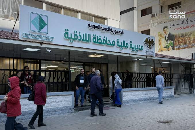 محافظة اللاذقية تصدر توضيح حول تعميم المحافظ بمنع الموظفات وضع "المكياج"