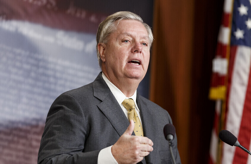 سيناتور أمريكي: سنحاسب تركيا والسعودية اذا ساء وضع الأكراد بسوريا