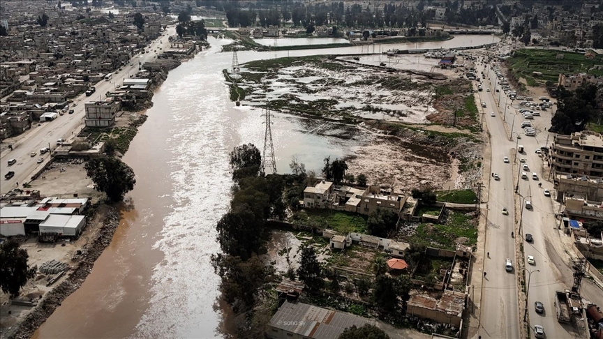 سيول الحسكة تكشف مقابر جماعية تضم مئات الجثث