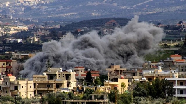  مقتل سوريين اثنين بقصف اسرائيلي جنوب لبنان